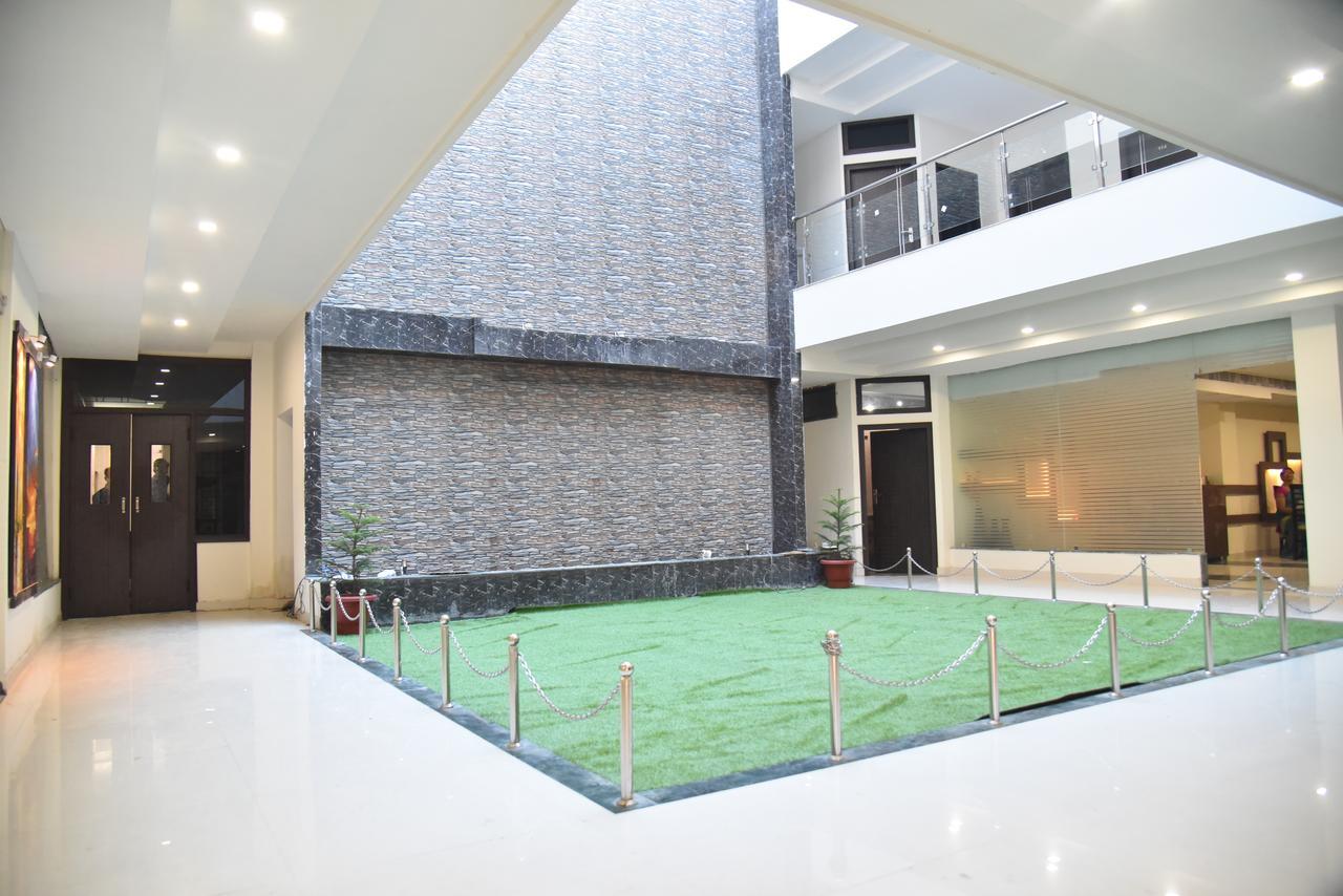 Roorkee Hotel Castle View מראה חיצוני תמונה