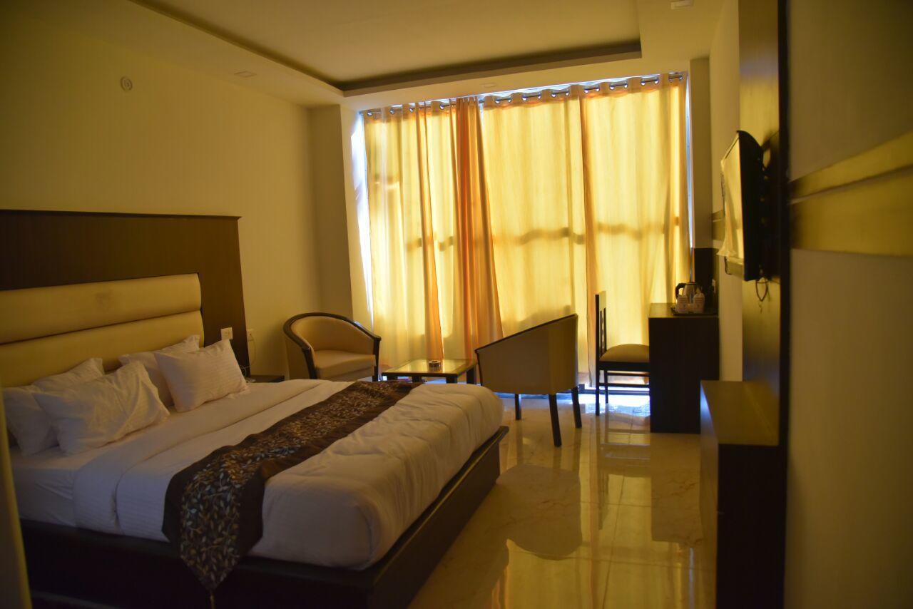 Roorkee Hotel Castle View מראה חיצוני תמונה